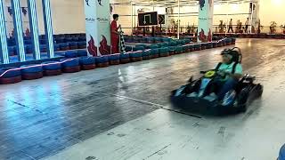 Nonton bareng live balapan gokart di PVJ Bandung.