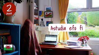 Astudia efo fi (Study with me / Estudiá conmigo) 2 awr | 55 + 10 + 55 | Galés con Marian