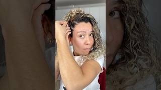 Penteado com tiara de presilhas #penteados #hairtutorial #hairstyles #curlyhairstyles #cachos