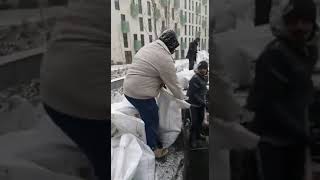 Work in keiv 🇺🇦 ukraine  snowfall Time ☺😊🇮🇳🇺🇦 #shots #viral #shortvideo #shorts #trending 🥰😀