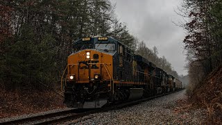 CSX ES44AH 926 leads CSX M652 at Marion