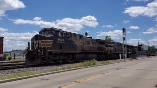 NS 4005 leads 26c north through Hamilton Ohio and meets CSX 7212 leading I141 heading south!