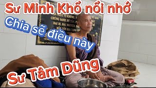 Sư Minh Khổ đi khất thực và bộ hành bà con rất mến và thương sư cúng dường và đãnh lễ