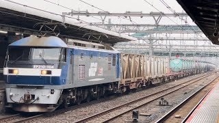 JR貨物EF210形100番台104号機〔新〕（旧塗装・菱形パンタグラフ）＋赤コキとコキの混結7両＋タキ14両が大宮駅6番線を通過するシーン（4074レ・新A230・石油返空）2024.11.15