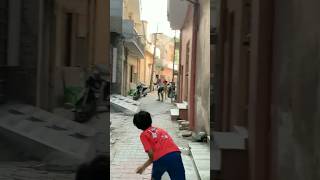 Gali Mai Bcho Ke Sth Khela BatBall😍 #viral #minivlog #trending