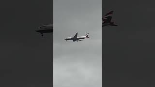 British Airways Boeing 777 gear-down to LHR