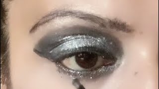 Smoky glittery Eye Makeup for Festivals