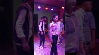 ये लड़की क्यों कर रही ऐसा 😀कैमरा के सामने 🤣#fhani #dans #gadwalishorts #shortvideo#trending#wedding