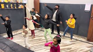 Lutt putt Gaya kids dance |