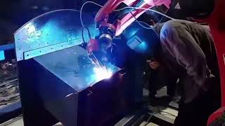 Yooheart robot welding for box