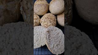 Vegane Brötchen mit Haferflocken,  Hafermehl, Weizenvollkornmehl und wenig Hefe #brötchen #brot