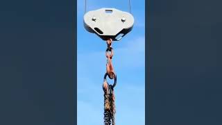 🫣LOOK AT THIS DUDE HANGING OFF A CRANE! #crazy  #clips #shorts #share