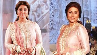 Hina Khan Dazzling In Elegance At The Manish Malhotra Show