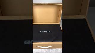 Unboxing GIGABYTE G6X 9KG AI Gaming Laptop