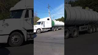 volvo и камаz5320 жд переезд #видео #хочуврек #камаз #вольво