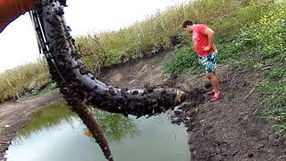 (Muchos pescados MUERTOS en un arroyo)Caminata,rio,asado y más 🚫