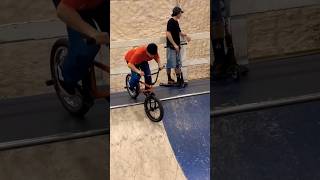 Как трюк называется? #bmx #bmxstreet#scoot #бмх #bmxlife #bmxtricks #scooter #shortvideo #wows