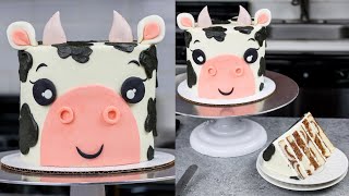 This week’s furry friend is Bessy the Cow🐮She’s made with marble cake layers and vanilla buttercream