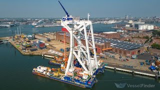 One of the Biggest Crane Ship of the World   `SVANEN`