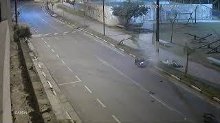 Acidente fatal ao passar no canto do quebra mola de moto