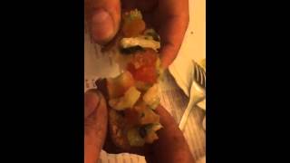 Slow motion DIvidere una bruschetta