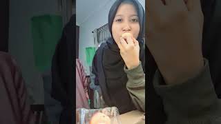 FIRST TIME K'OLA MAKAN BUAH PEACH#food #buahfresh #fyp #shorts #shortvideo #viralvideo #music