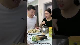 😂🍽️ Ultimate Food Face-Off: Husband vs. Wife – Who Will Win This Hilarious Challenge? #FunnyVideo