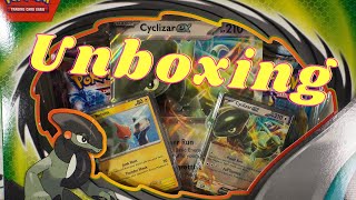 Opening the Pokemon Cyclizar box