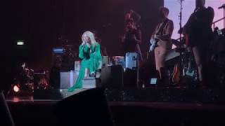 Kylie Minogue - Golden (Live from Golden tour, Vienna)