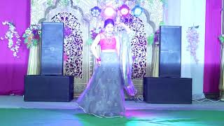 sweet girl dance on wedding party