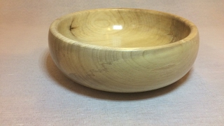 Wood turning - Lets turn a Sycamore bowl beautiful grains