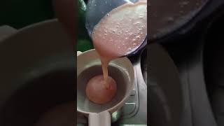 Liquidificador Arno  batendo suco de goiaba