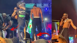 Moment Where Fans Tear Wizkid Trousers At Abuja Concert | 2021