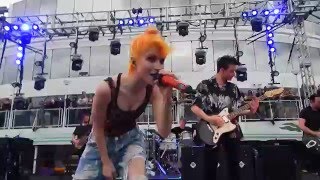 Pressure - Paramore (Live from Parahoy 2)