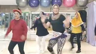 Line Dance LET ME BE THERE//Sanggar Diva