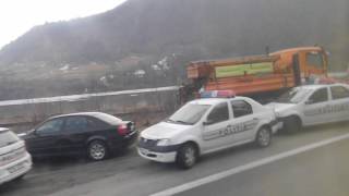 Camion răsturnat pe Valea Oltului/Overturned Truck on the Olt Valley, Romania[February23rd 2017]