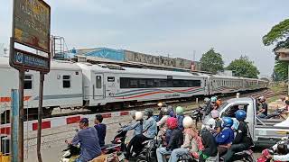 KA Sembrani Pagi Lebaran Menuju Stasiun Gambir