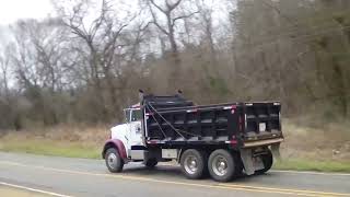 FREIGHT LINER DUMP TRUCK 🚚 .