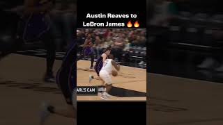 Austin Reaves lob pass to LeBron James for a power slam dunk 🔥🔥 #austinreaves #lebronjames #shorts