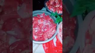 nyate daging kurban  bareng keluarga