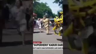 Superhero dan dedemit kabur dari kejaran satpol PP #funny