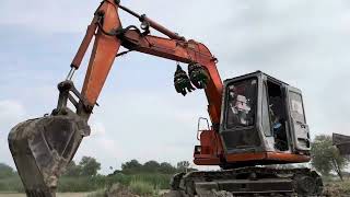 Excavator's Precision Soil Loading