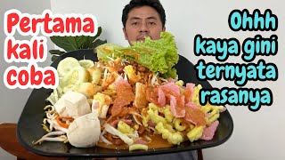 Pertama kali makan asinan Betawi