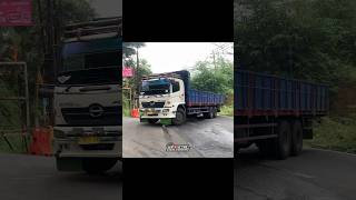 Manuver Tronton Long Chassis Di Tikungan Tajam | Pesona Kelok Manglong