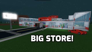 Visiting BIG STORE LAYOUT in Retail Tycoon 2 (Roblox)