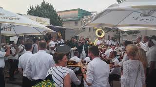 Platzkonzert des BFK Neuss Fuhrt auf dem Neusser Schützenfest 2022 mit dem Marsch   Bass and Drums