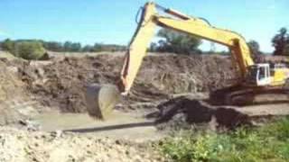 Liebherr 974 loading a truck