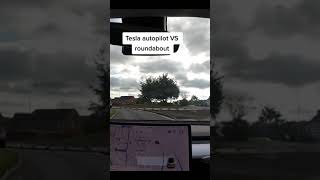 Tesla autopilot VS roundabout