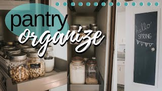 BUDGET FRIENDLY PANTRY ORGANIZATION // DOLLAR STORE PANTRY ORGANIZE