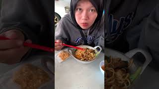 AYANG LAGI MAKAN MIE AYAM #pacar #mie #mieayam #shorts